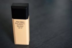 Shiseido Sheer & Perfect Foundation (I20)