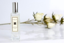 Ein Parfum von Pfingstrose & Wildleder: Jo Malone Peony & Blush Suede