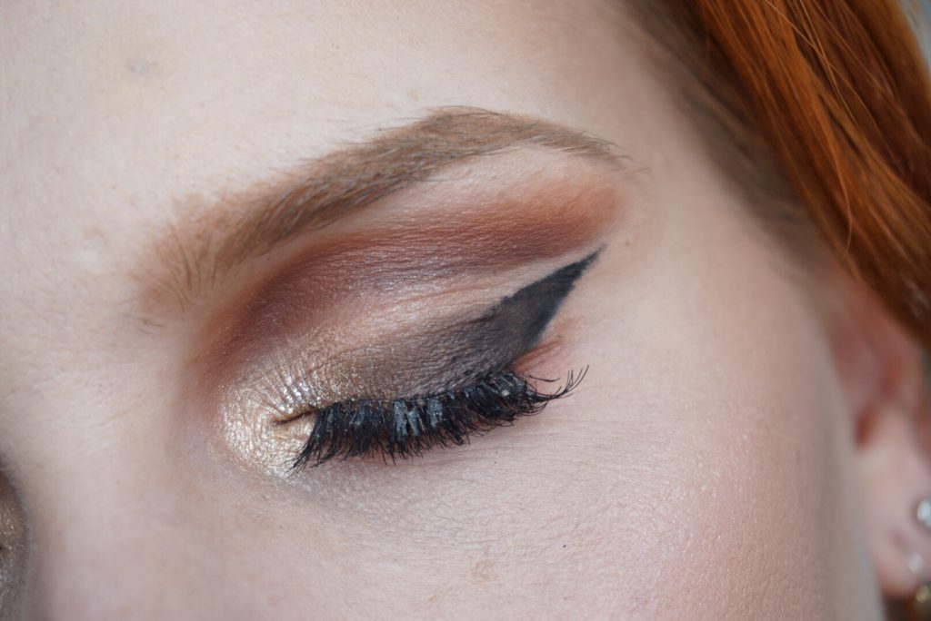 NACHGESCHMINKT </br> November 2017</br>Double Cut Crease